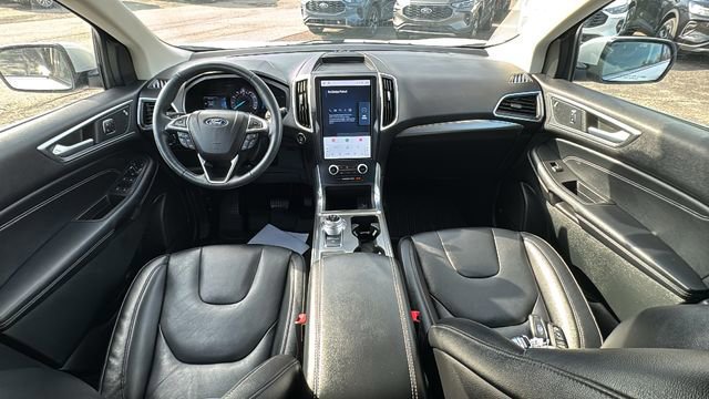 Certified 2022 Ford Edge Titanium w/ Class II Trailer Tow Package image 15