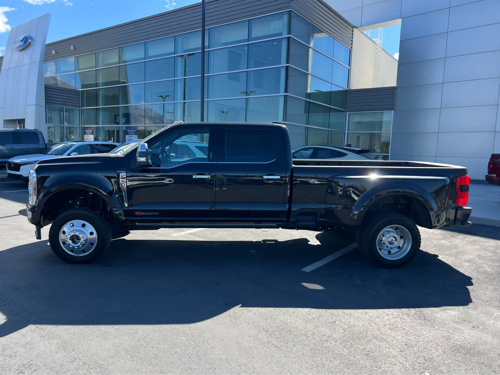Certified 2024 Ford F450 Platinum w/ FX4 Off-Road Package AWD/4WD image 13
