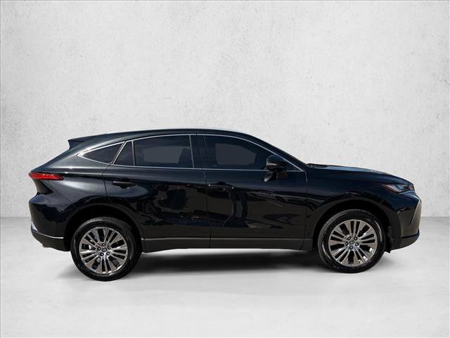 Used 2023 Toyota Venza XLE AWD/4WD image 4
