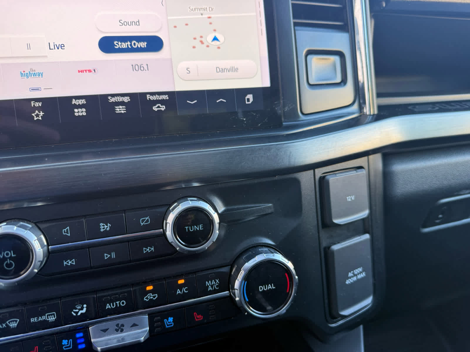 Certified 2024 Ford F250 Lariat w/ Lariat Ultimate Package AWD/4WD image 13