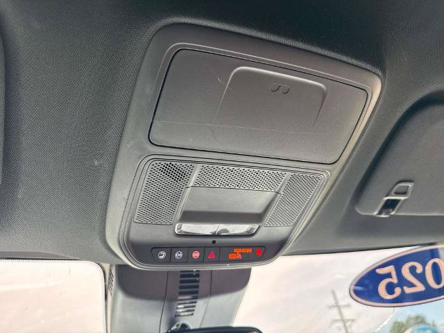 Used 2025 Chevrolet Traverse LT FWD image 27