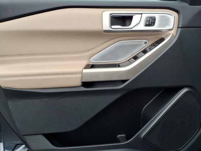Certified 2024 Ford Explorer Limited w/ Limited Technology Package AWD/4WD image 16