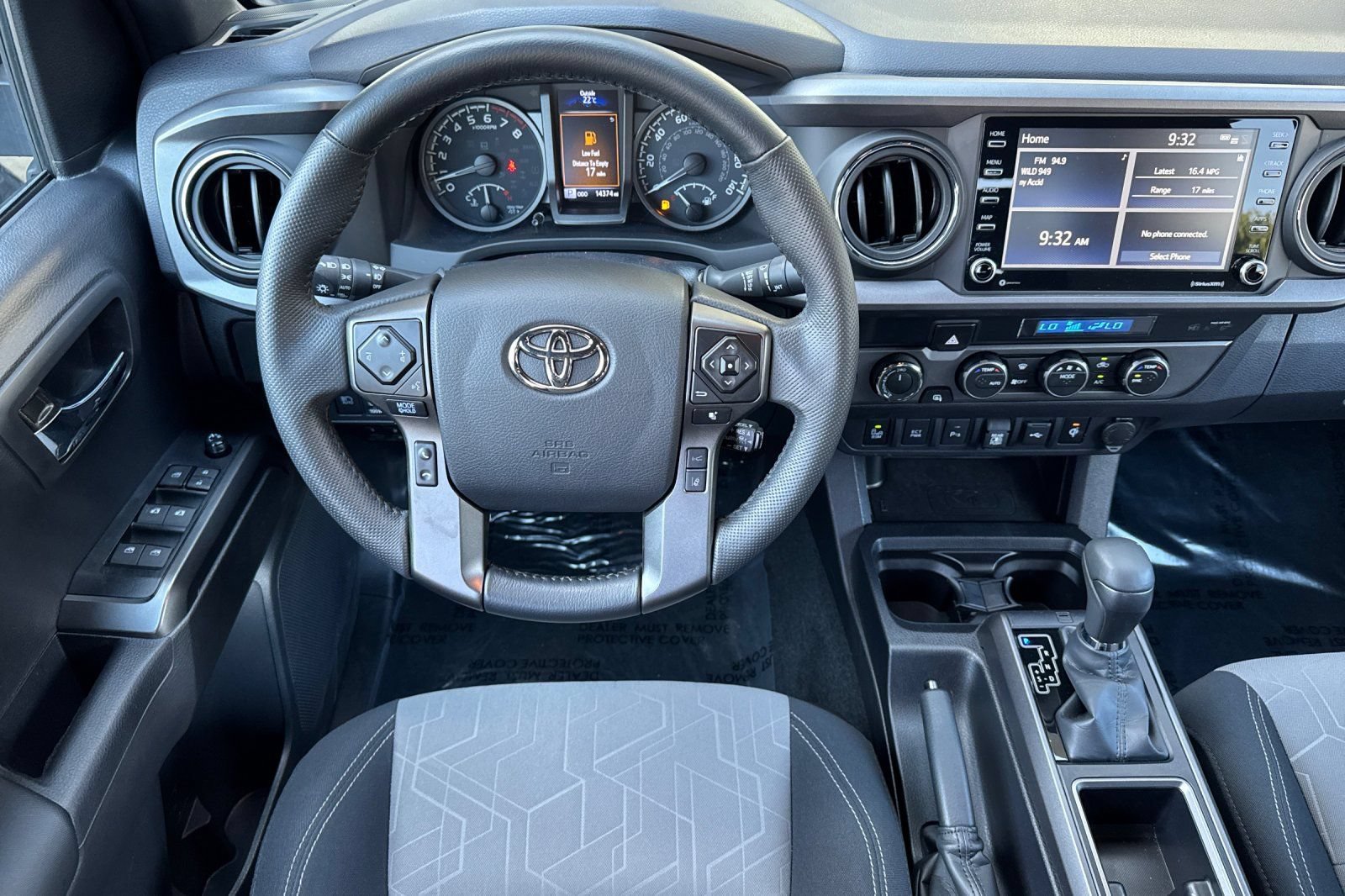Used 2023 Toyota Tacoma TRD Off-Road w/ Technology Package AWD/4WD image 15