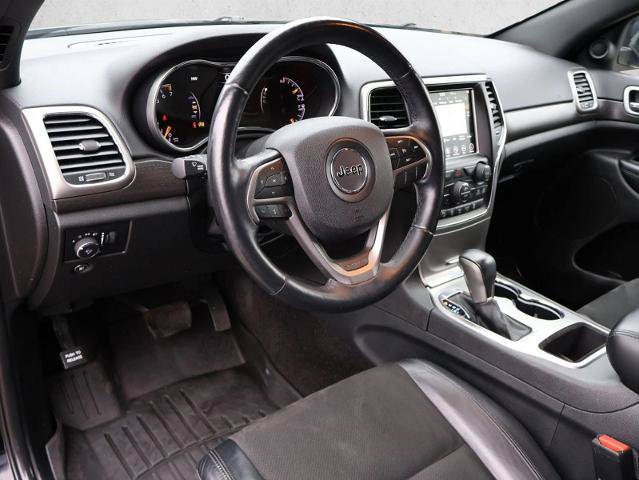 Used 2018 Jeep Grand Cherokee Altitude AWD/4WD image 13