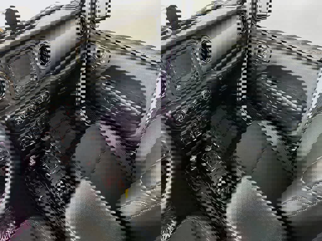 Used 2020 Jeep Wrangler Unlimited Sport image 14