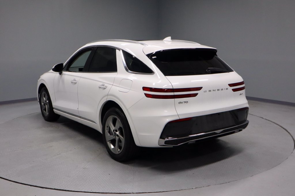 Used 2026 Genesis GV70 2.5T Select AWD/4WD image 10