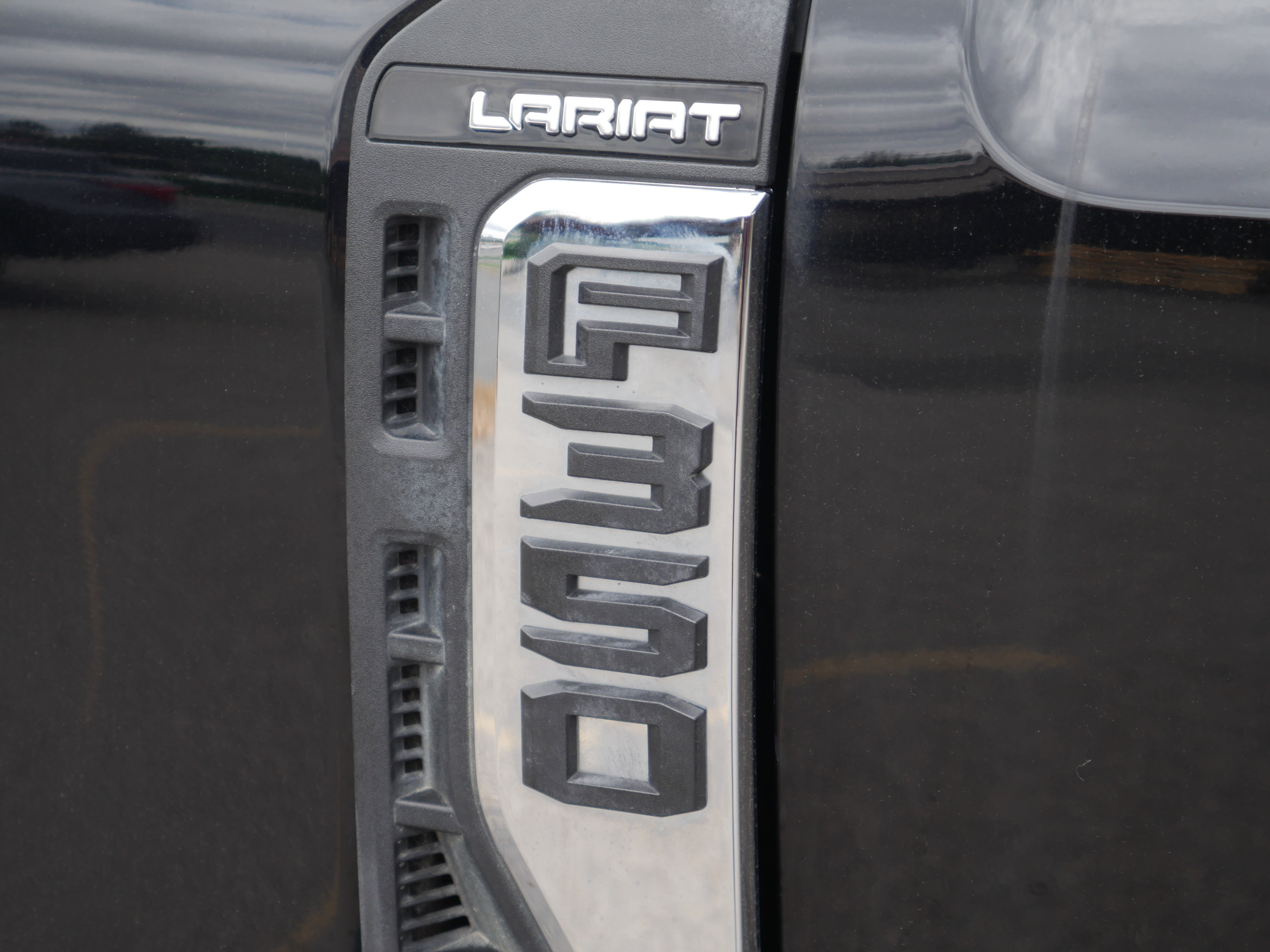 Certified 2024 Ford F350 Lariat w/ FX4 Off-Road Package AWD/4WD image 19