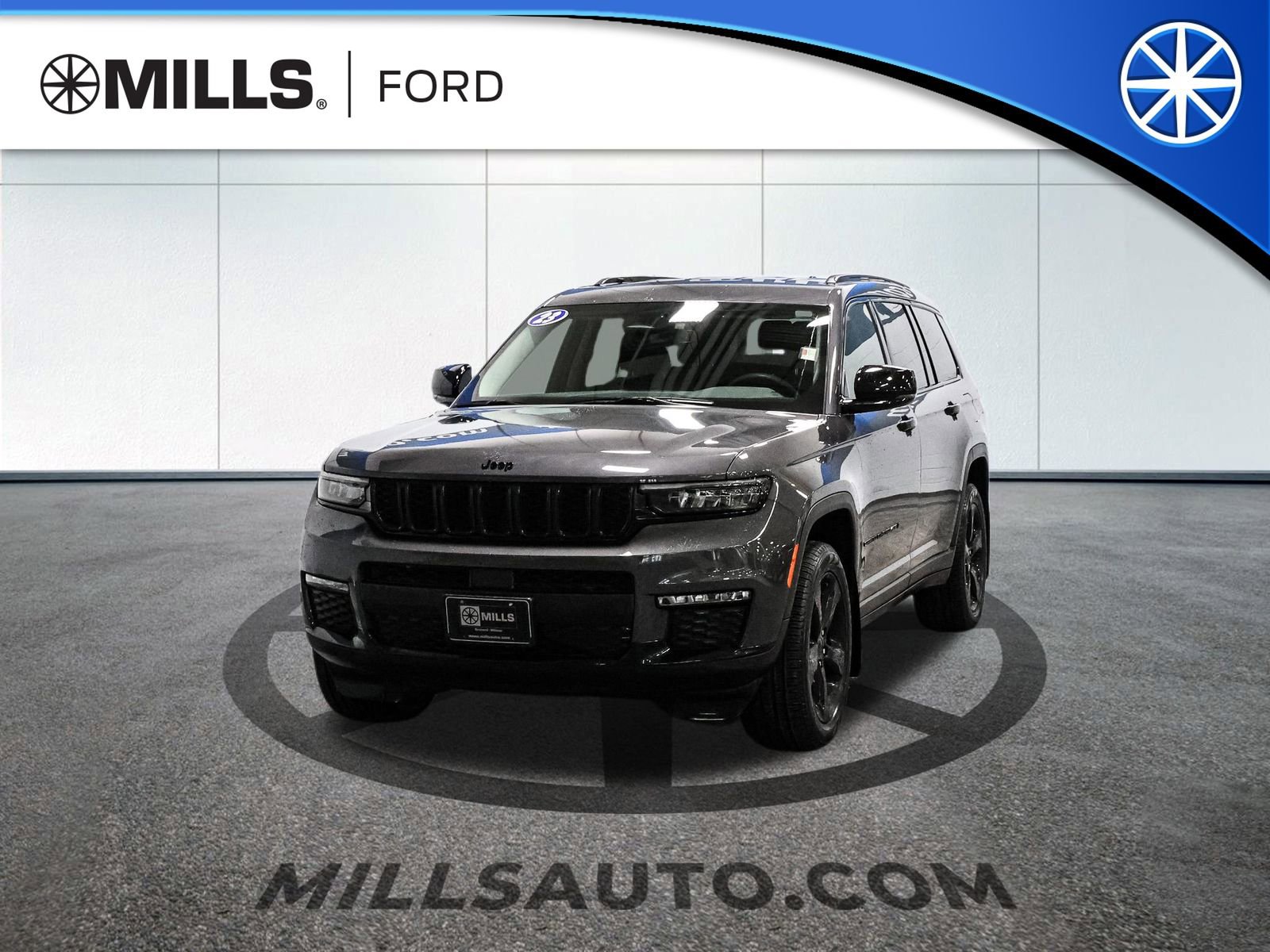 Used 2023 Jeep Grand Cherokee L Limited w/ Black Appearance Package AWD/4WD image 1