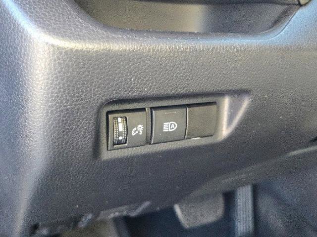 Used 2019 Toyota RAV4 LE image 23