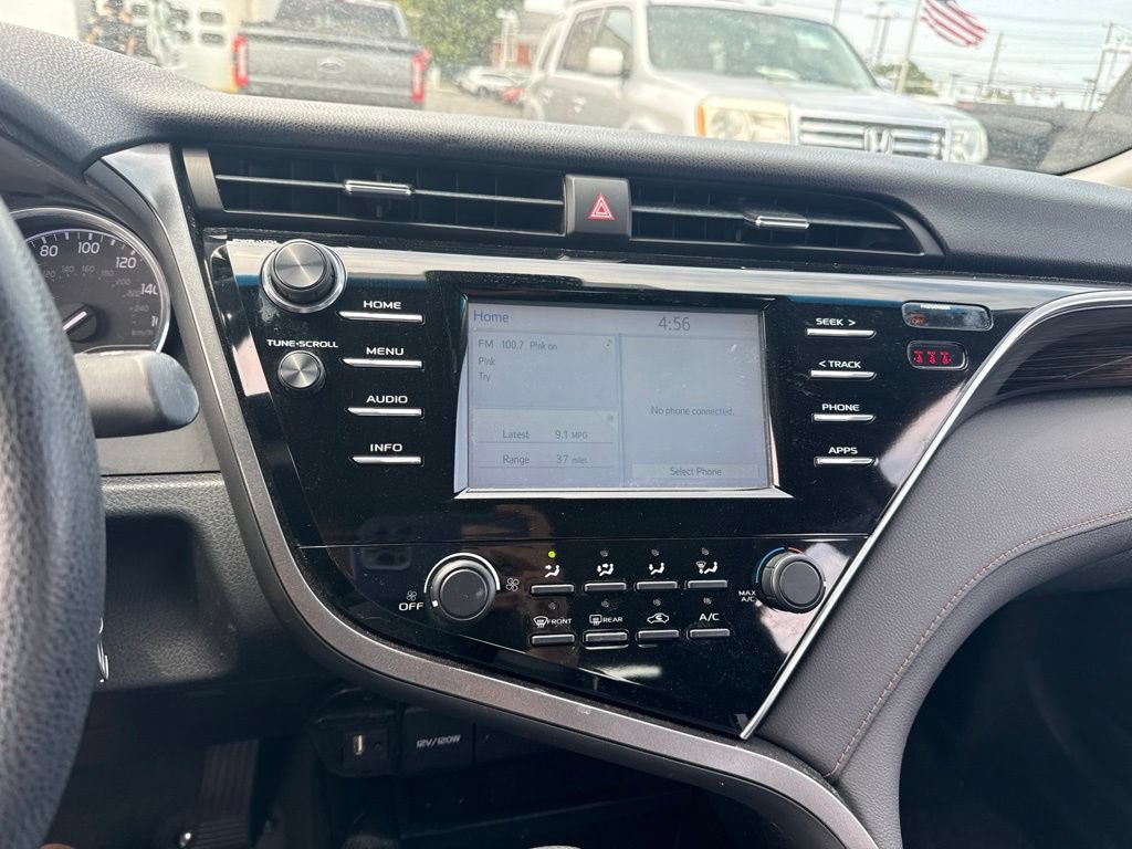 Used 2018 Toyota Camry LE FWD image 13