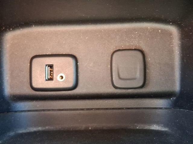 Used 2018 Chevrolet Equinox LT image 23