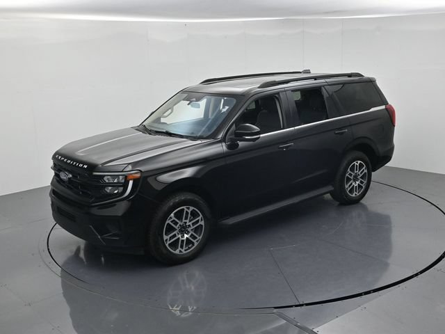 Certified 2025 Ford Expedition Active AWD/4WD image 48