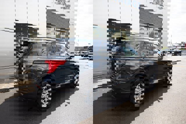 Certified 2023 Ford Explorer XLT w/ Equipment Group 202A image 4