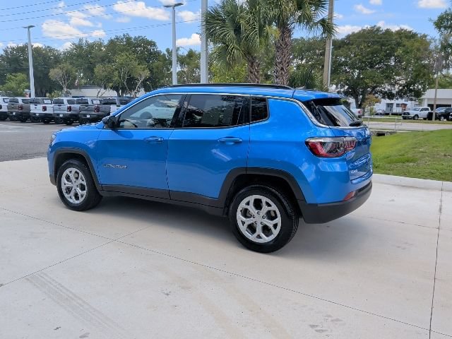 Used 2024 Jeep Compass Latitude AWD/4WD image 11