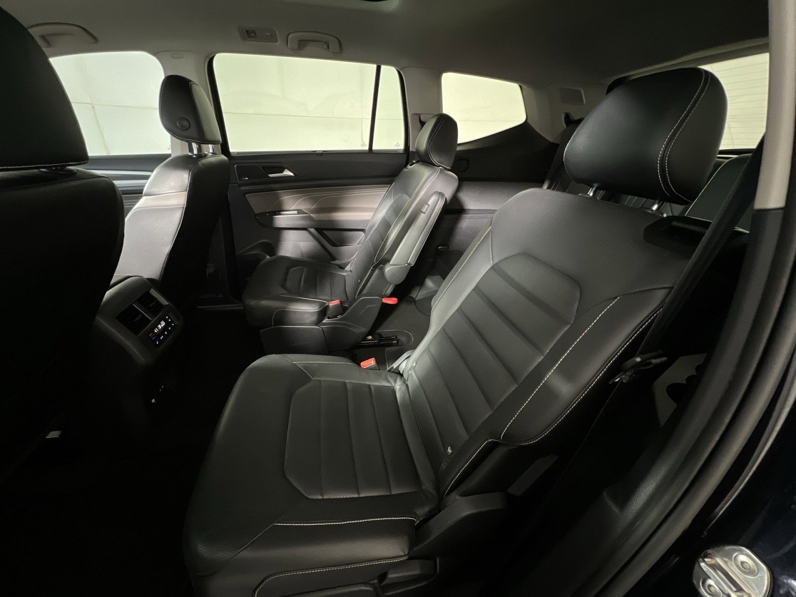 Used 2022 Volkswagen Atlas SEL Premium image 25