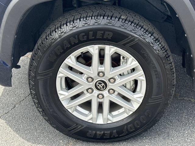 Used 2022 Toyota Tundra SR5 w/ Convenience Package RWD image 10