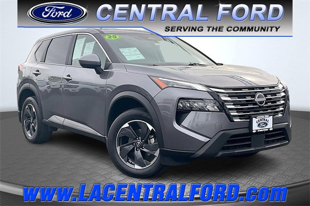 Used 2025 Nissan Rogue SV image 5