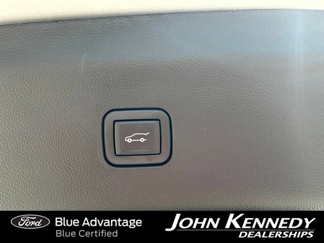 Used 2021 Buick Enclave Essence w/ Sound and Sites Package AWD/4WD image 15