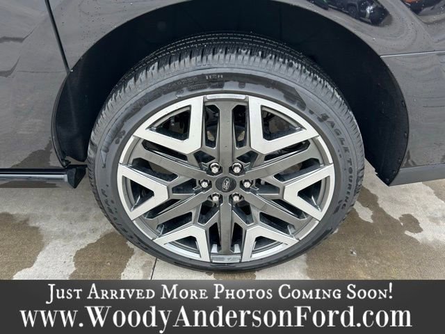 Certified 2025 Ford Expedition Max Platinum w/ Platinum Ultimate Package image 7