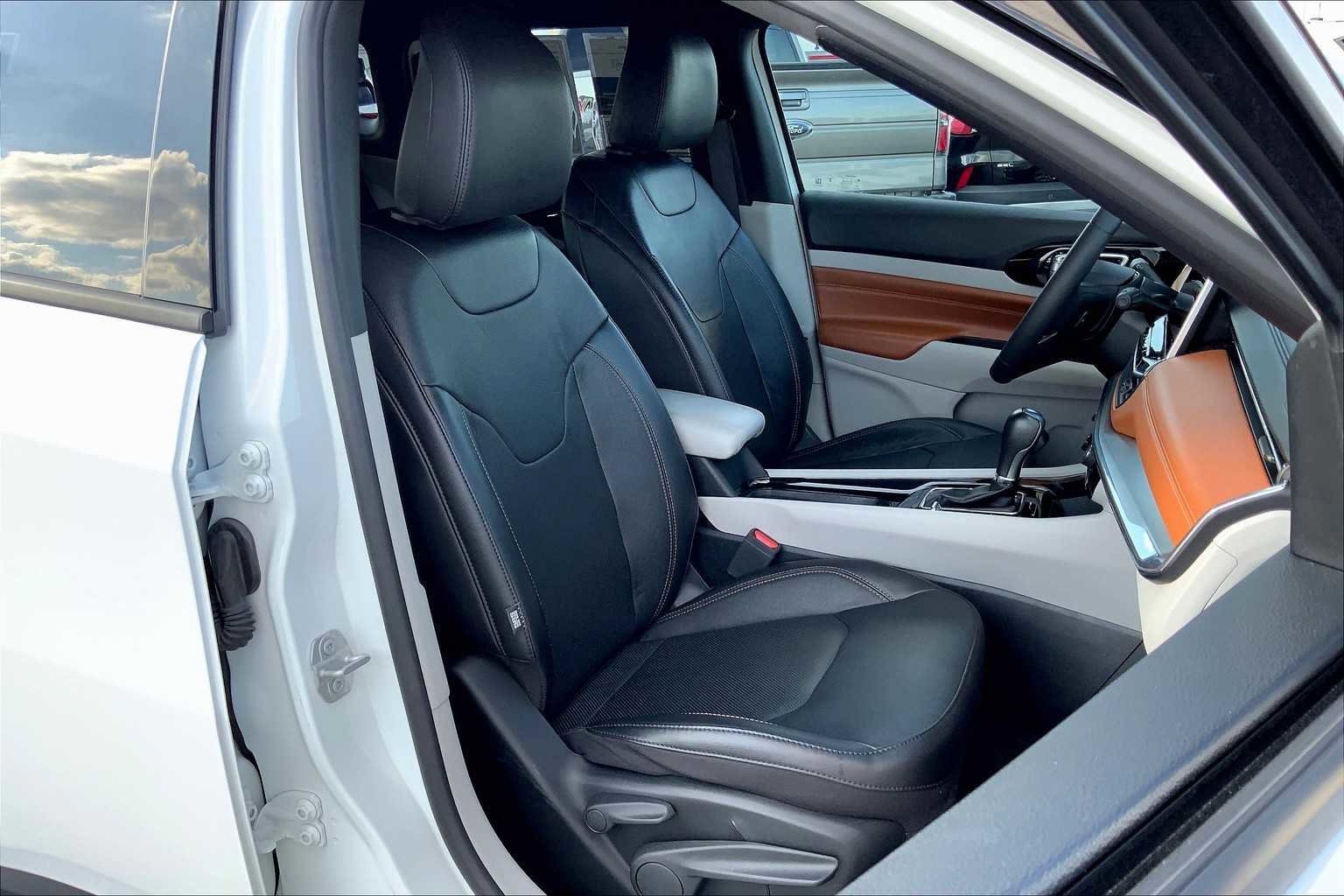 Used 2023 Jeep Compass Limited image 10