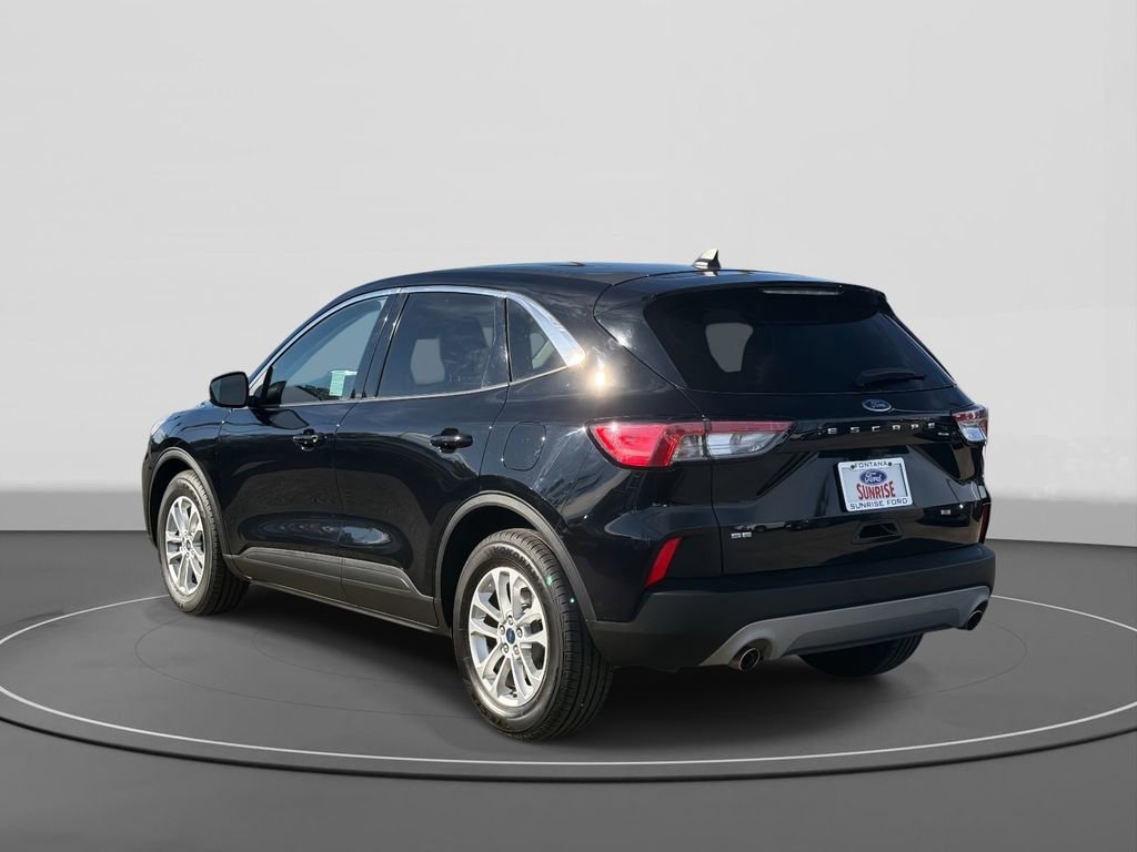 Certified 2022 Ford Escape SE image 2