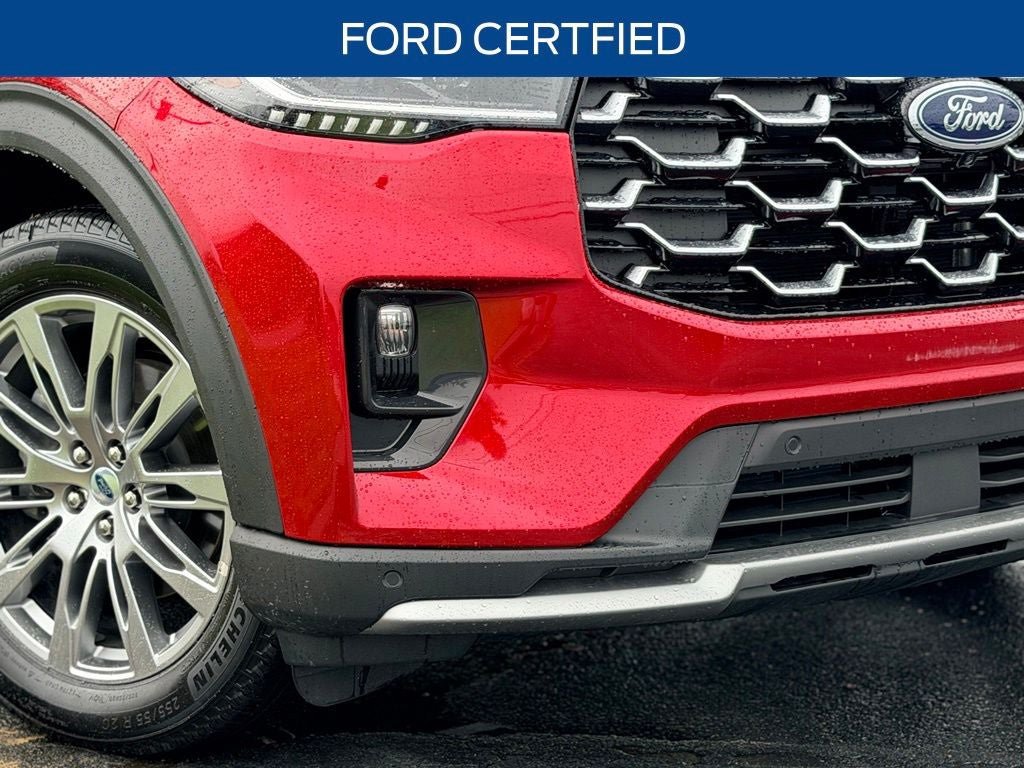 Certified 2025 Ford Explorer Platinum RWD image 3