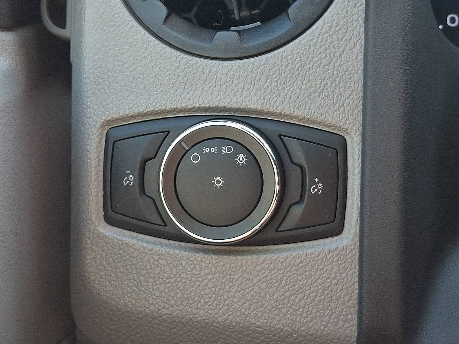 Certified 2022 Ford E-350 and Econoline 350 Super Duty w/ Power Windows & Locks Group RWD image 24