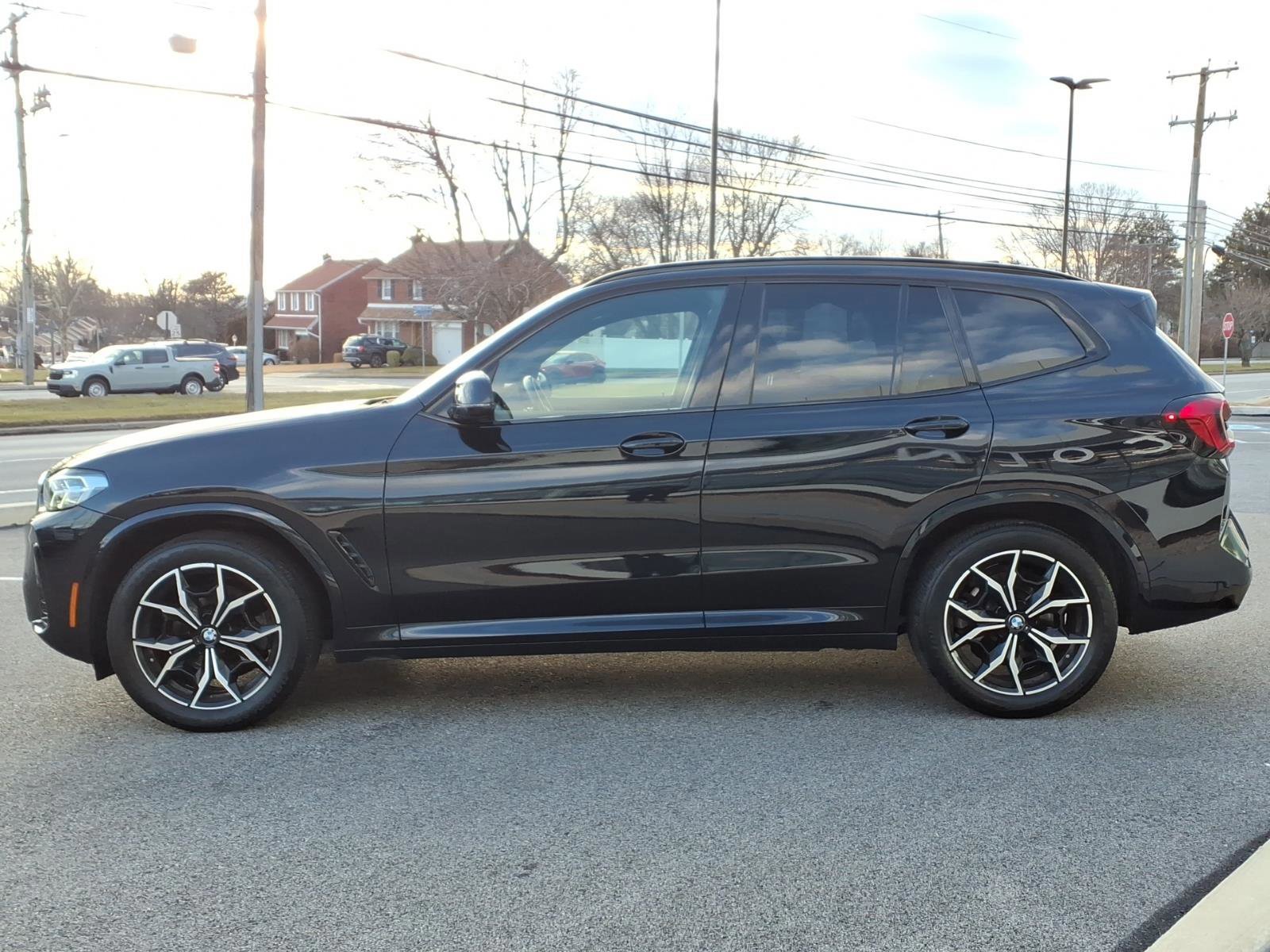Used 2023 BMW X3 xDrive30i w/ M Sport Package image 2