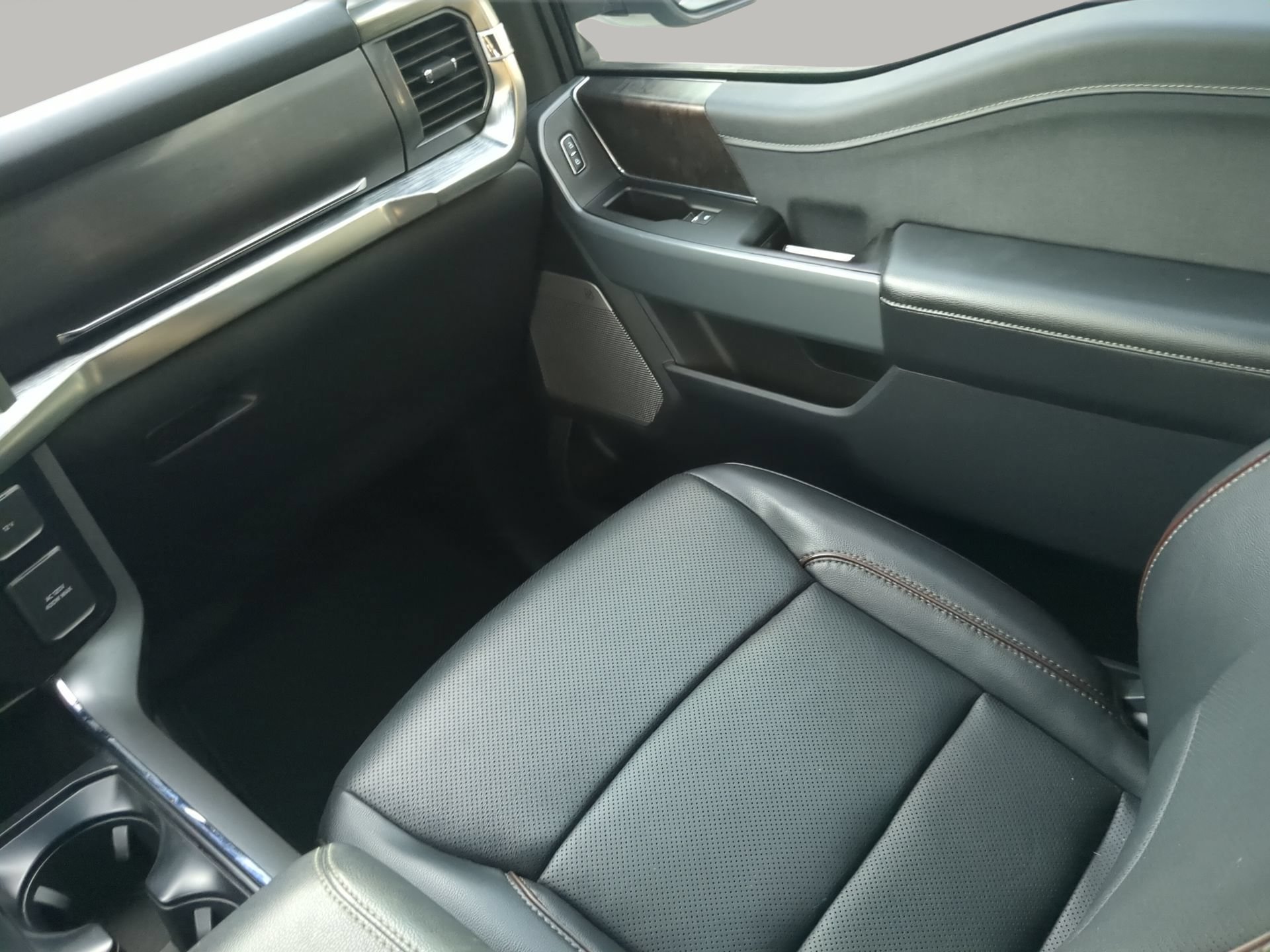 Certified 2023 Ford F150 Lariat RWD image 53