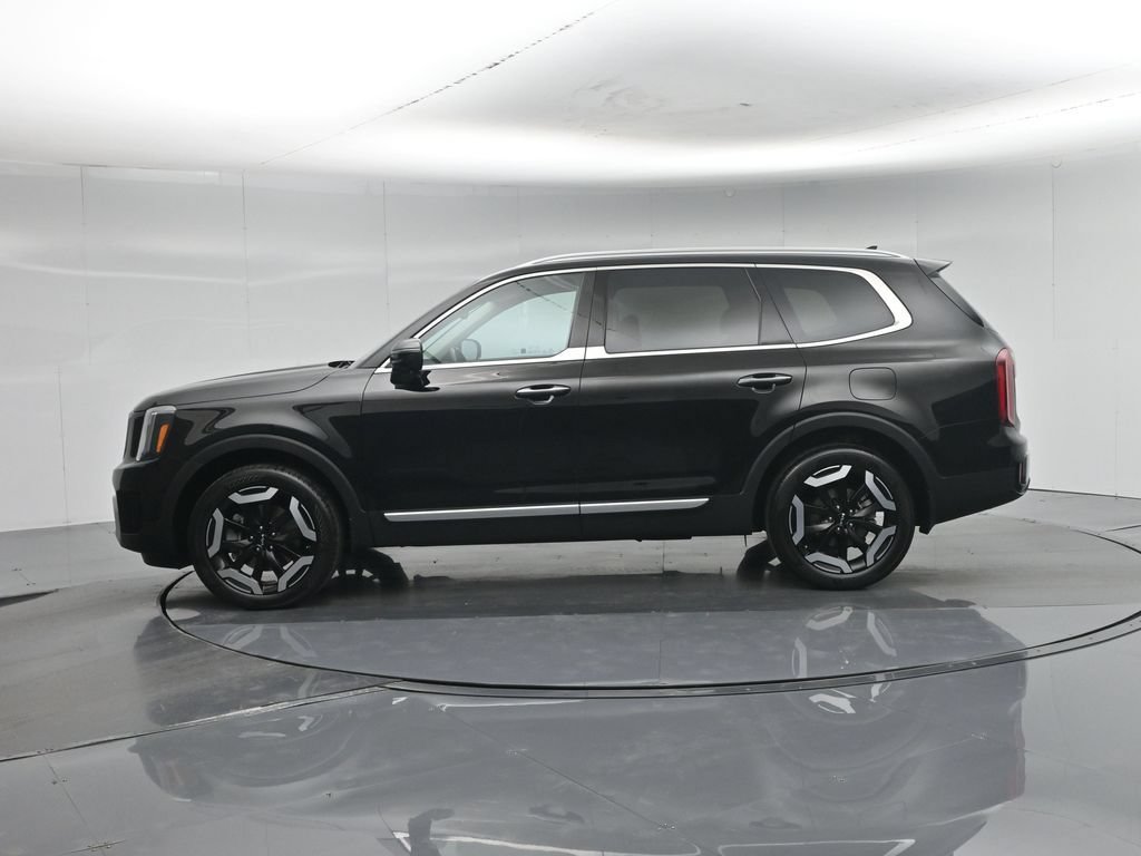 Used 2024 Kia Telluride S FWD image 35
