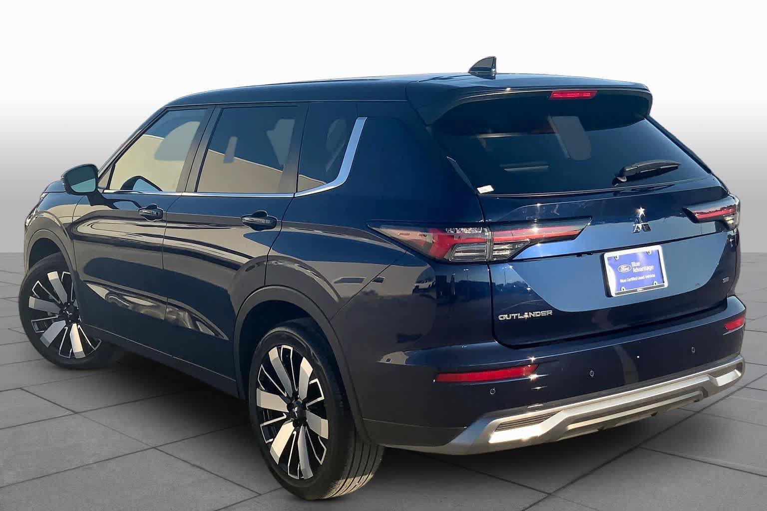 Used 2025 Mitsubishi Outlander SE FWD image 12