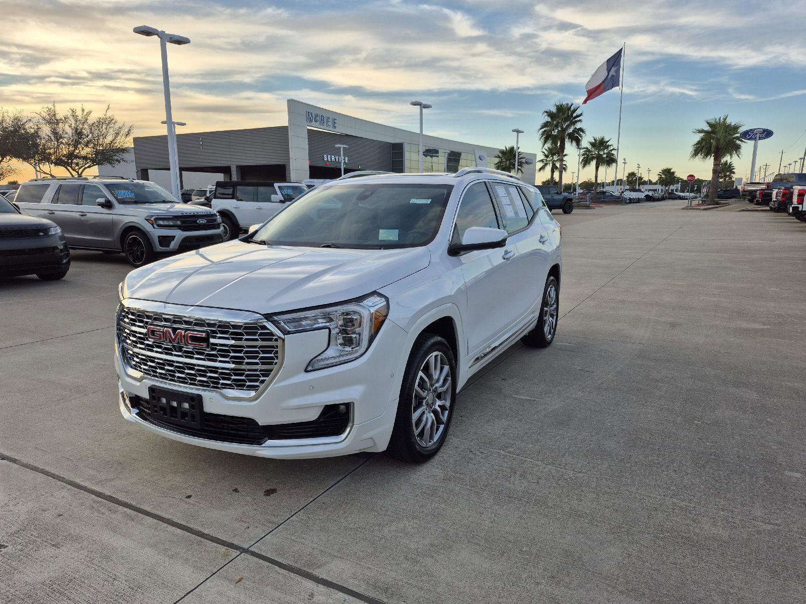 Used 2024 GMC Terrain Denali w/ Denali Premium Package video 1