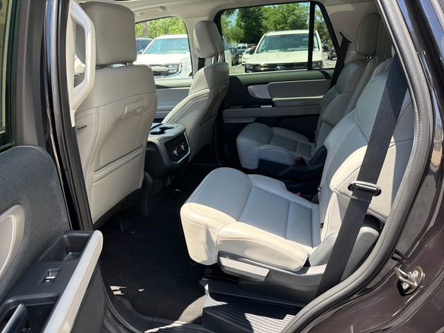Certified 2025 Ford Expedition Active AWD/4WD image 27