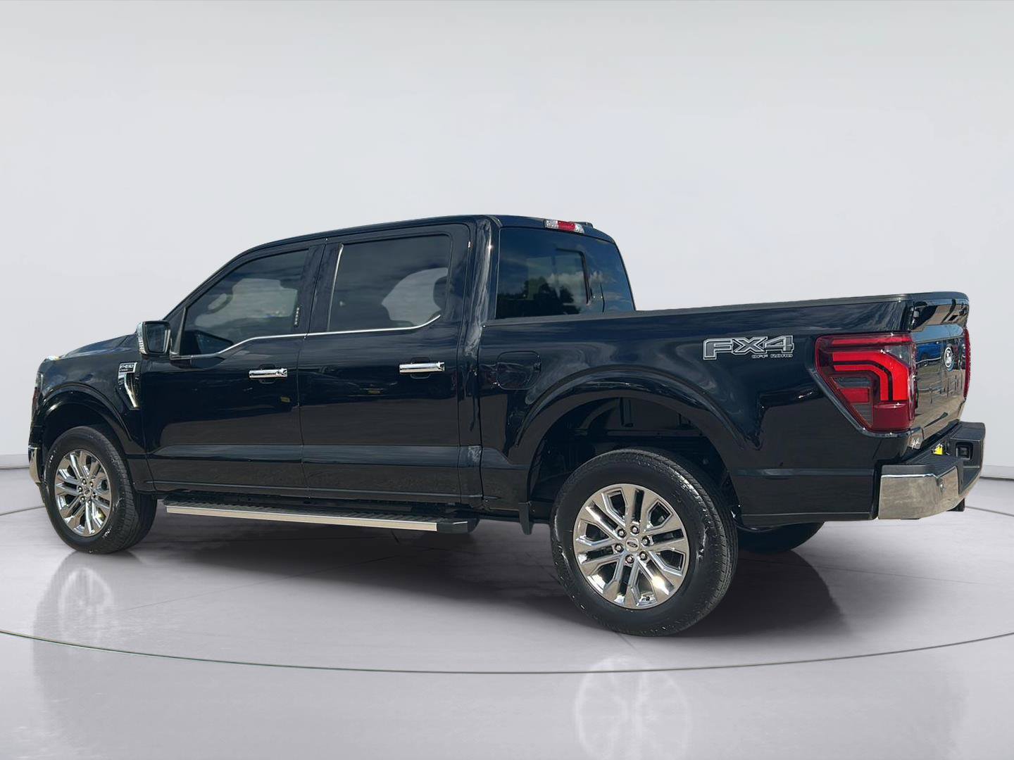 Certified 2024 Ford F150 Lariat w/ FX4 Off-Road Package AWD/4WD image 6