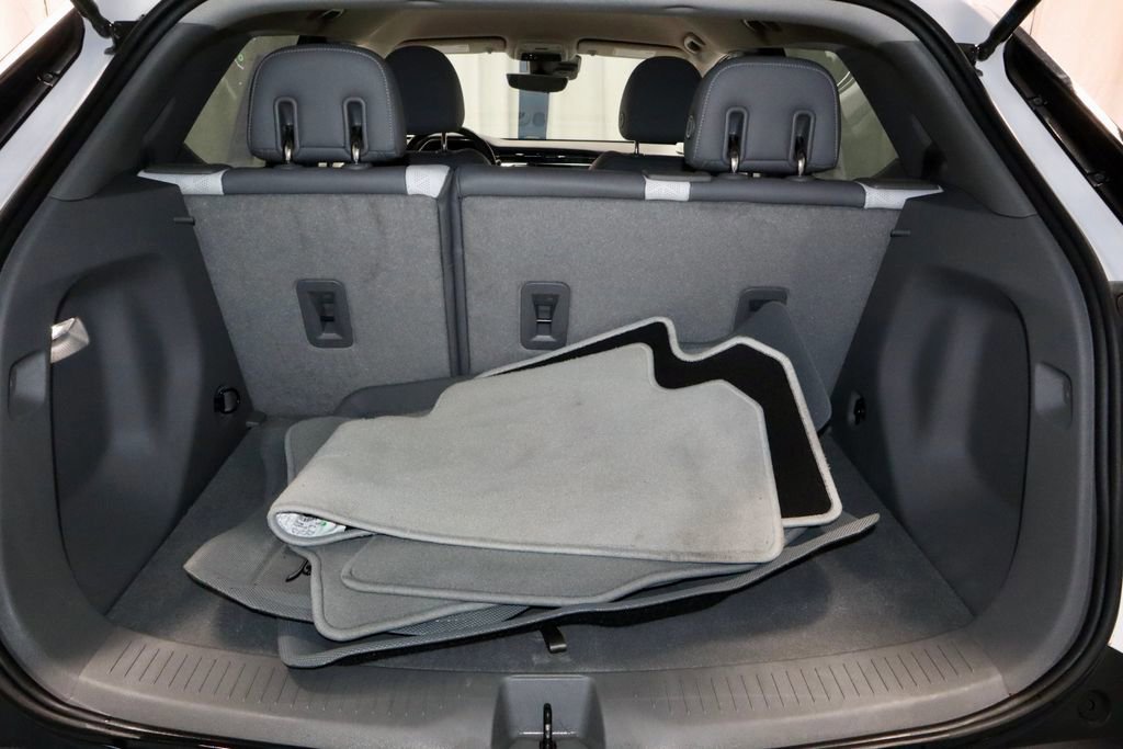 Used 2023 Chevrolet Bolt EUV Premier image 13