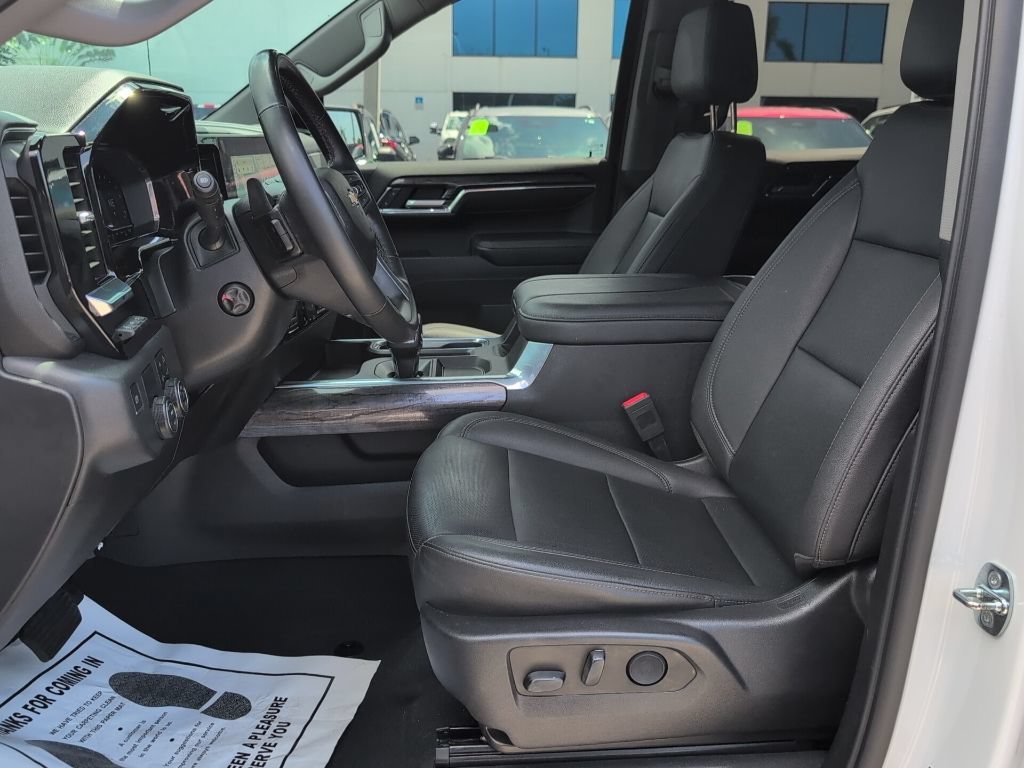 Used 2023 Chevrolet Silverado 1500 LTZ w/ Technology Package RWD image 9