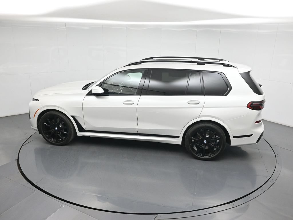 Used 2025 BMW X7 xDrive40i w/ M Sport Package AWD/4WD image 44
