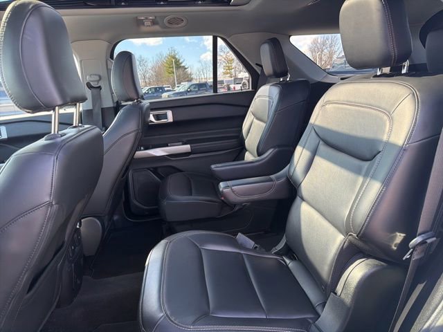 Certified 2022 Ford Explorer XLT w/ Equipment Group 202A image 18
