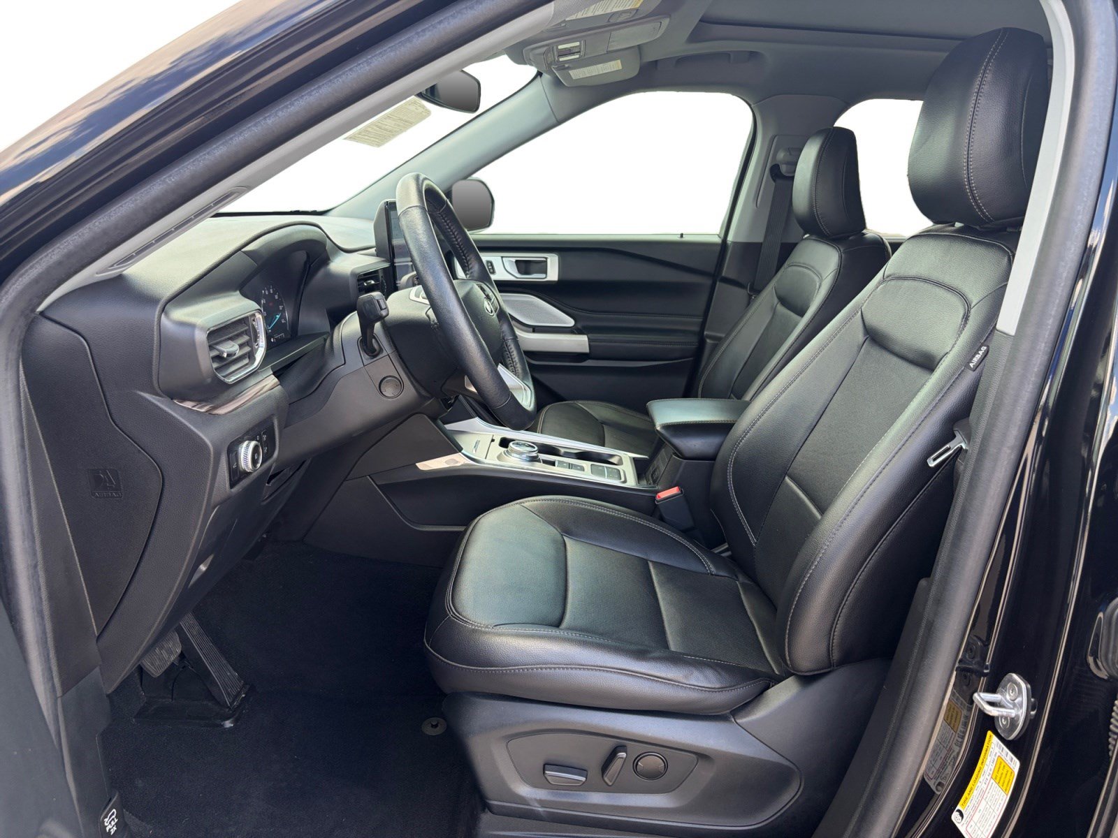 Certified 2023 Ford Explorer Limited w/ Limited Technology Package RWD image 11