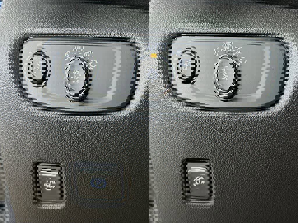 Used 2023 Chevrolet Blazer RS w/ Driver Confidence II Package image 26