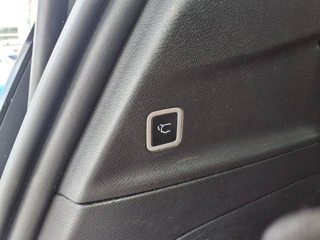 Used 2025 Chrysler Pacifica Select FWD image 24