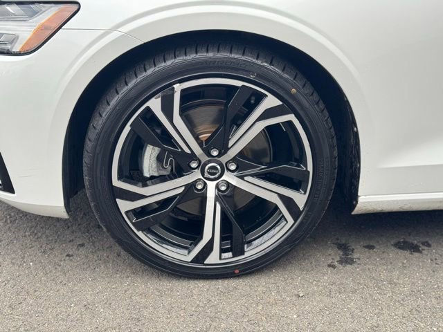 Used 2024 Volvo S60 B5 Core image 9