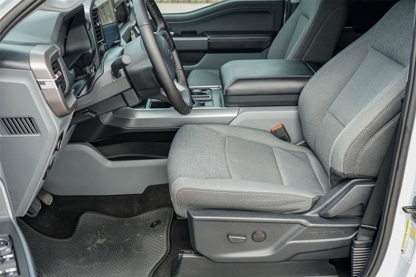 Certified 2025 Ford F150 Lightning XLT AWD/4WD image 10