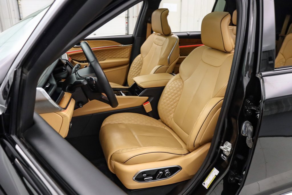 Used 2024 Jeep Grand Cherokee L Summit image 11