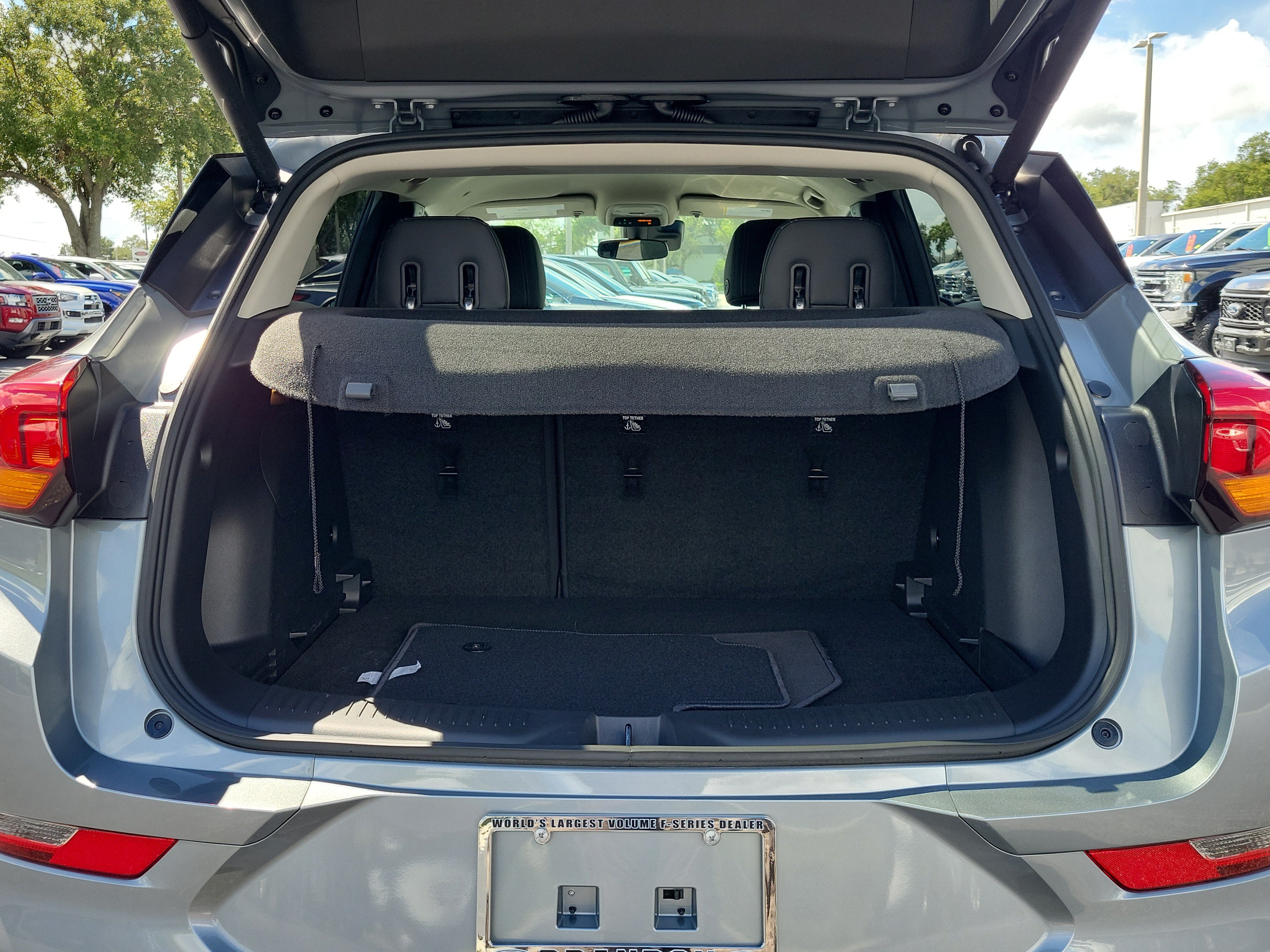 Used 2023 Buick Encore GX Select w/ Sport Touring Package FWD image 10