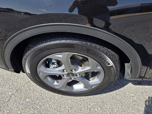 Certified 2025 Ford Escape ST-Line FWD image 16