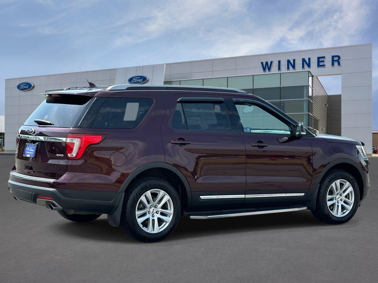 Certified 2018 Ford Explorer XLT w/ Equipment Group 201A AWD/4WD image 4