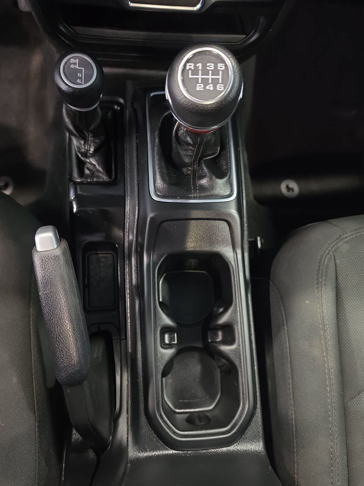 Used 2023 Jeep Wrangler Sport AWD/4WD image 16