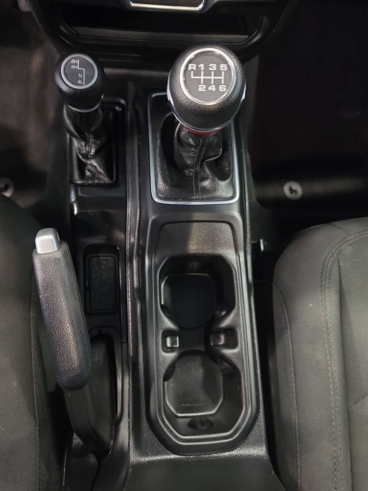 Used 2023 Jeep Wrangler Sport AWD/4WD image 16