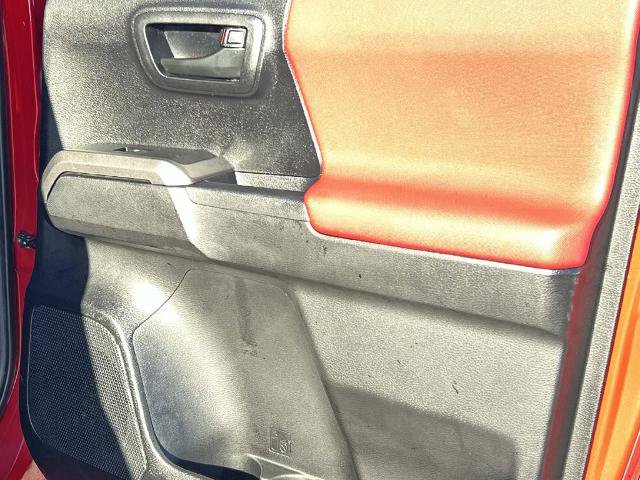 Used 2022 Toyota Tacoma SR5 RWD image 19